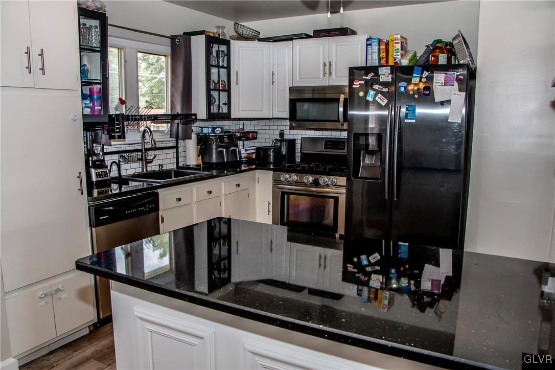 1806 Hampton Road Bethlehem, PA 18020 - Photo 11 of 42 Gallery Image 11