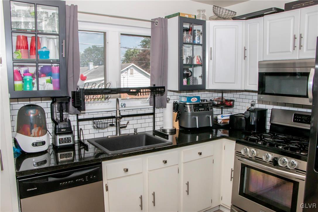 1806 Hampton Road Bethlehem, PA 18020 - Photo 13 of 42 Gallery Image 13