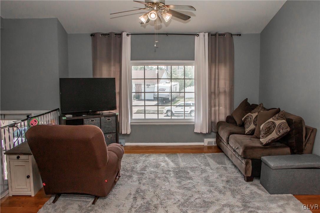 1806 Hampton Road Bethlehem, PA 18020 - Photo 8 of 42 Gallery Image 8