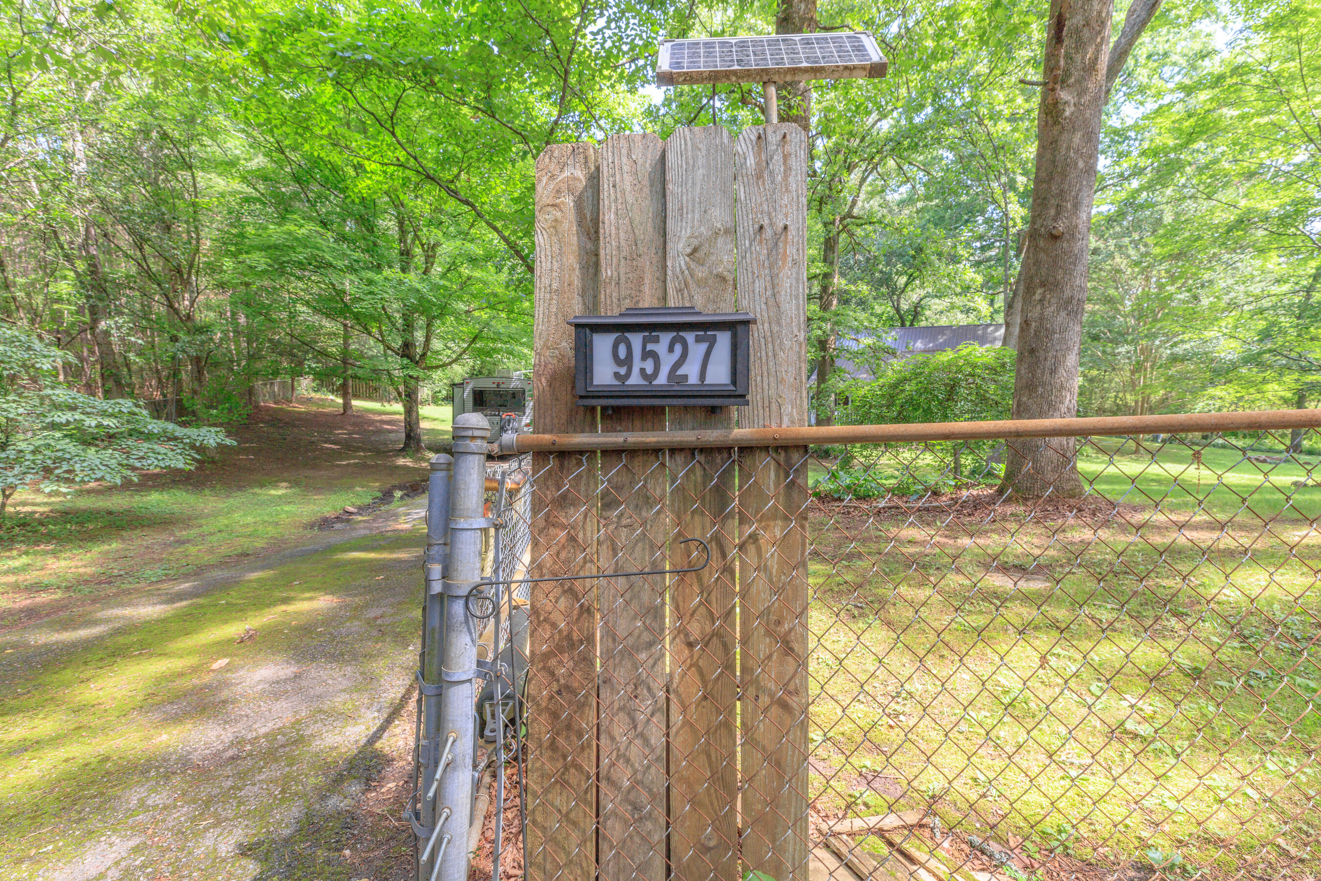 9527 East Brainerd Road Chattanooga, TN 37421 - Photo 3 of 52 9527 E Brainerd HD -1