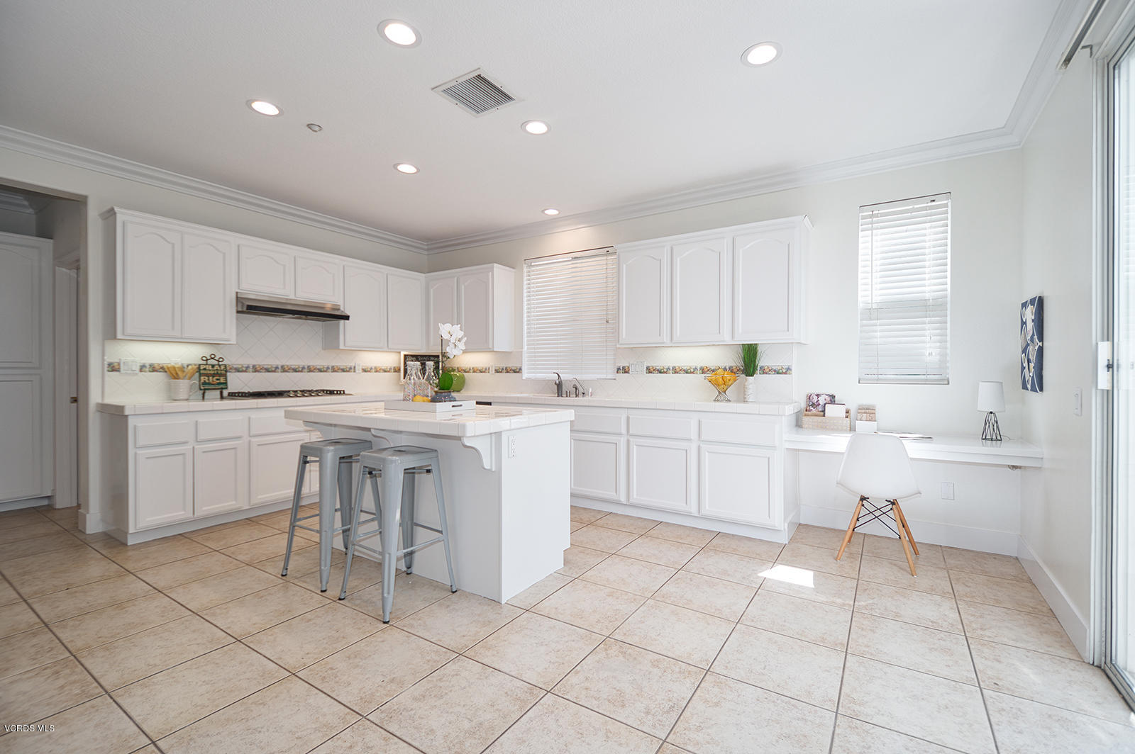 600 Ocotlan Way Oxnard, CA 93030 - Photo 3 of 21 03 D85_7177