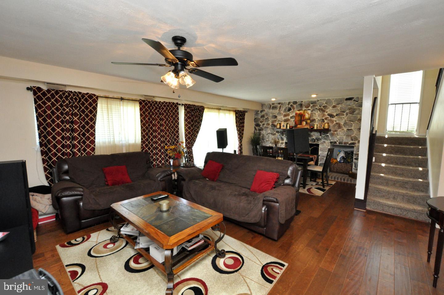 159 Echelon Road Voorhees, NJ 08043 - Photo 12 of 24 Living Room/Dining Room