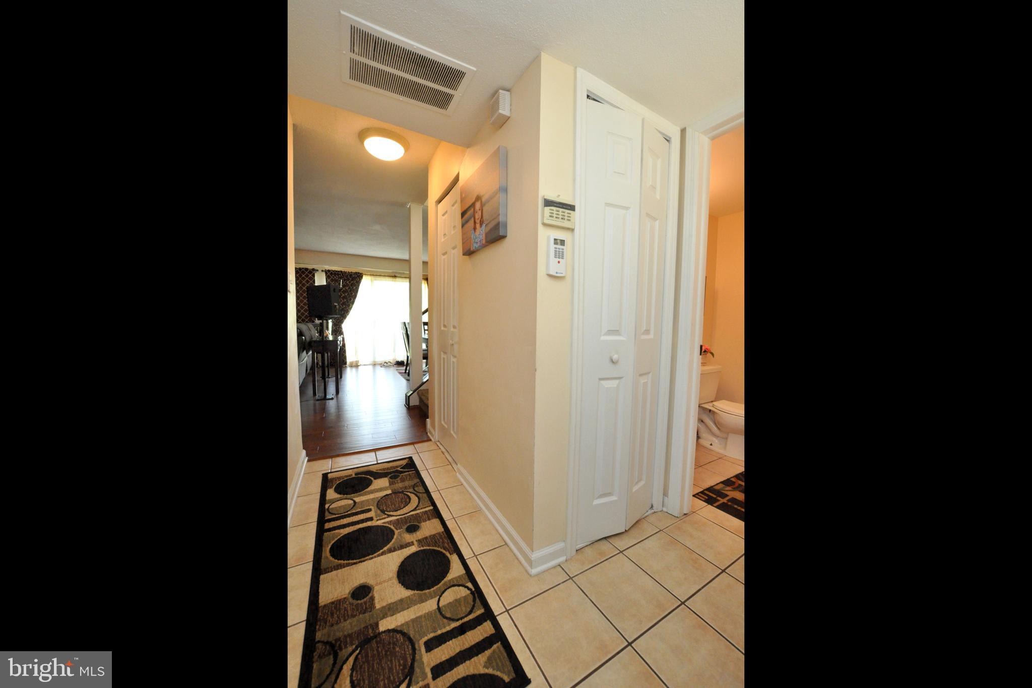 159 Echelon Road Voorhees, NJ 08043 - Photo 4 of 24 Foyer