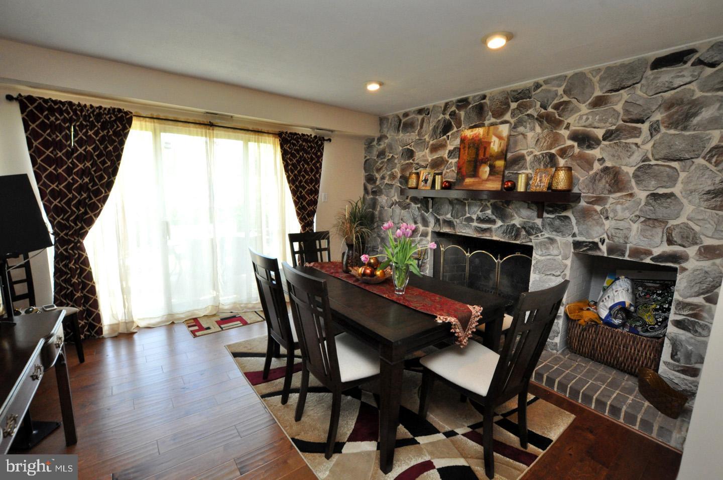 159 Echelon Road Voorhees, NJ 08043 - Photo 7 of 24 Living Room