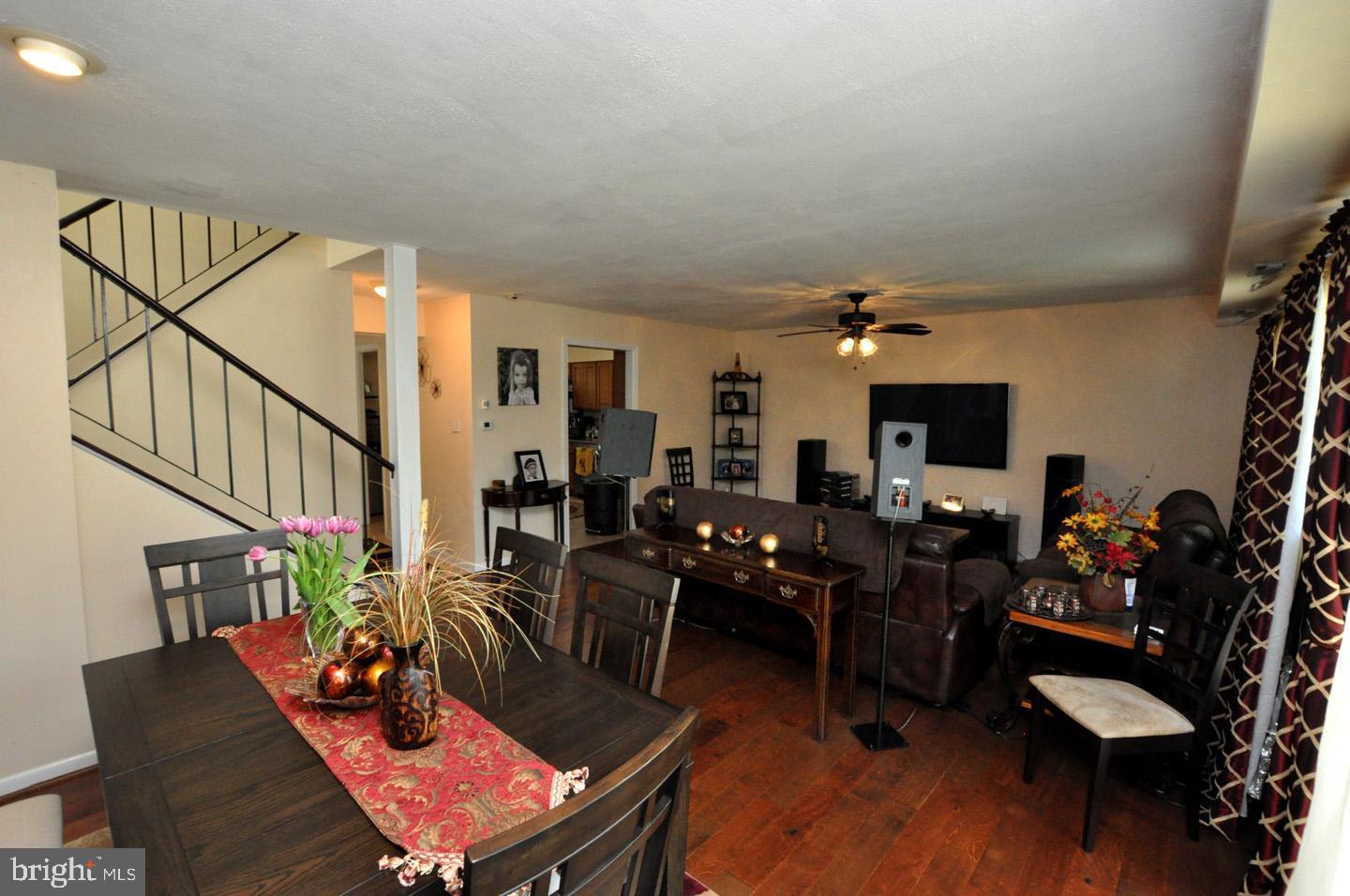 159 Echelon Road Voorhees, NJ 08043 - Photo 9 of 24 Living Room/Dining Room