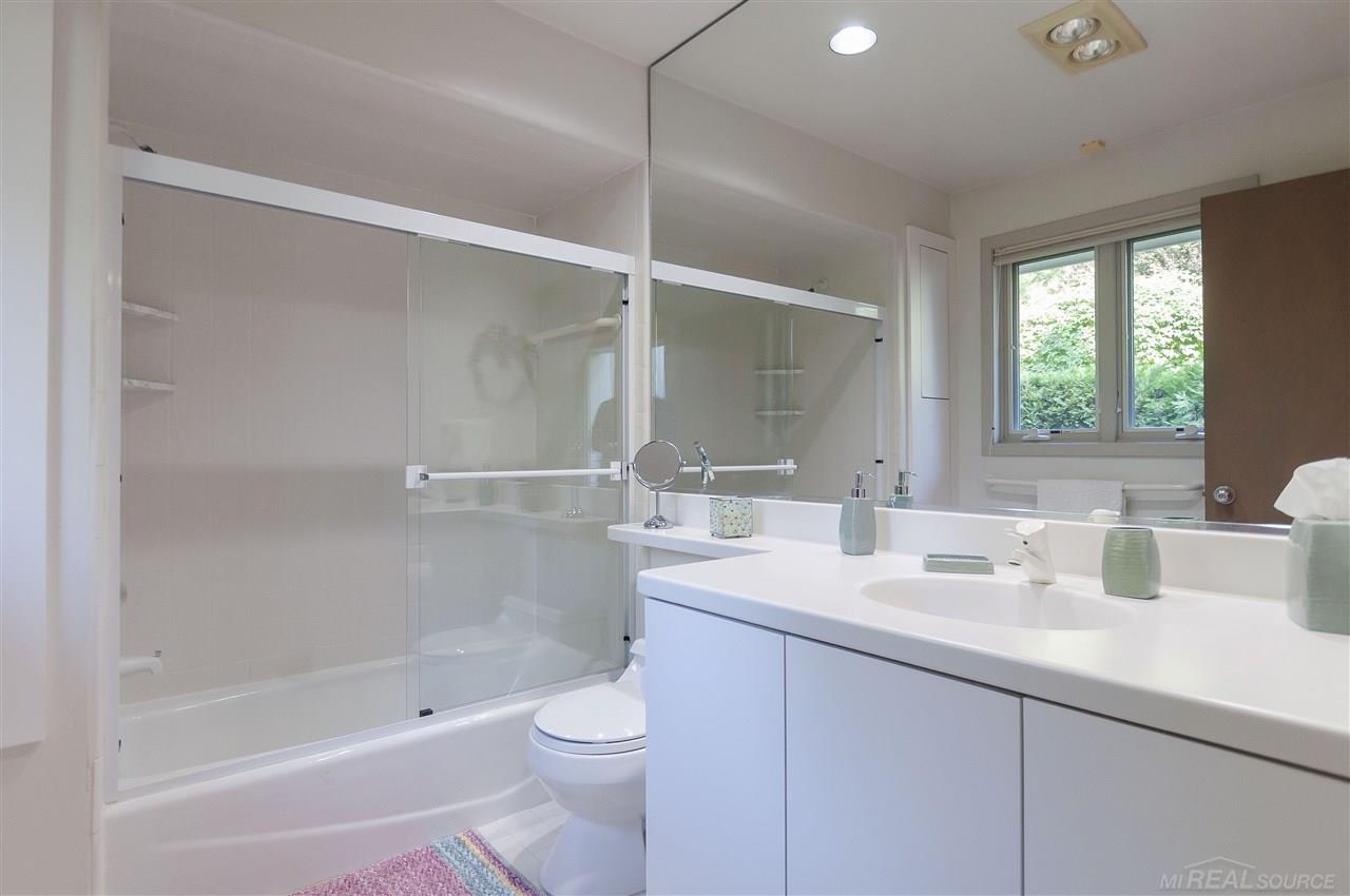 181 Lothrop Road Grosse Pointe Farms, MI 48236 - Photo 58 of 77