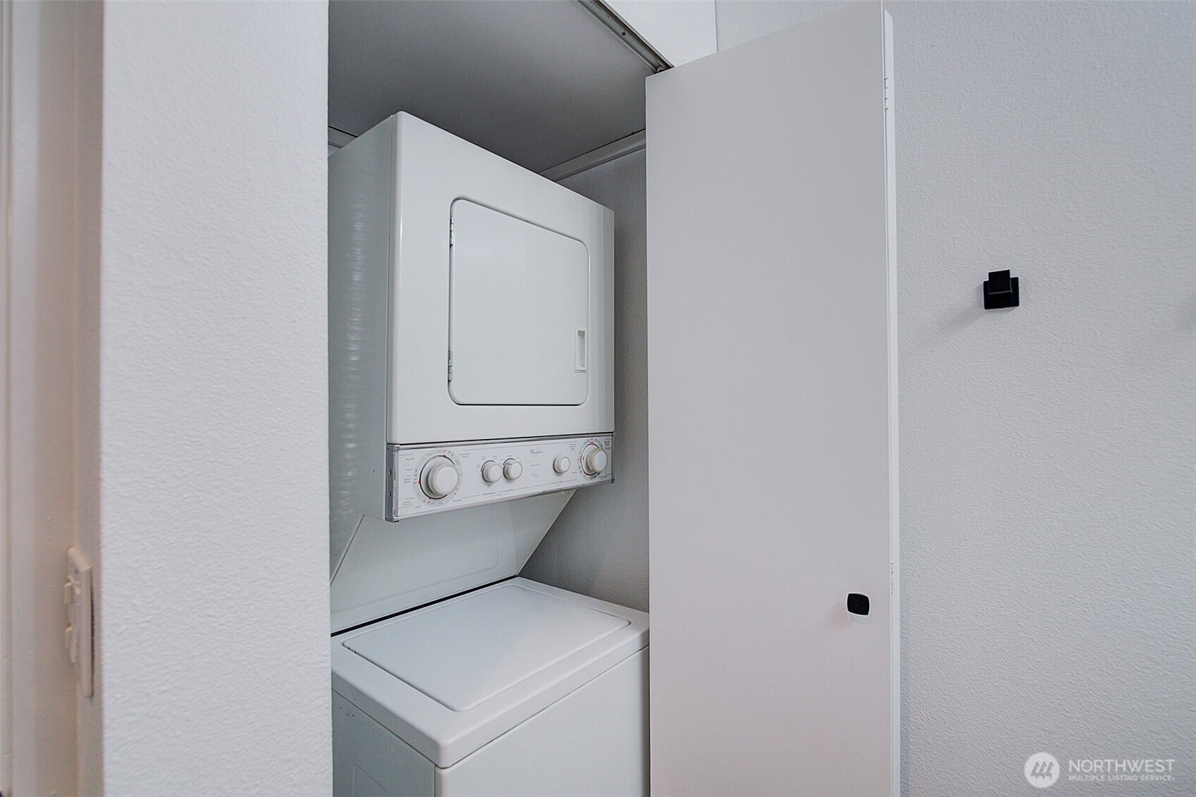 303 23rd Avenue South, Unit 506 Seattle, WA 98144 - Photo 22 of 36 a utility room with dryer and washer