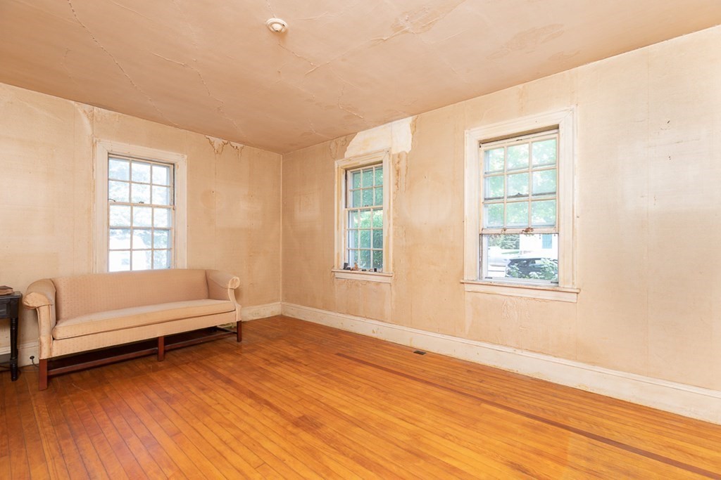 148 Main Street Rowley, MA 01969 - Photo 4 of 24 Gallery Image 4