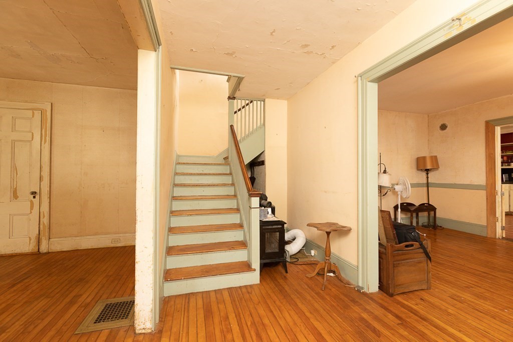 148 Main Street Rowley, MA 01969 - Photo 5 of 24 Gallery Image 5