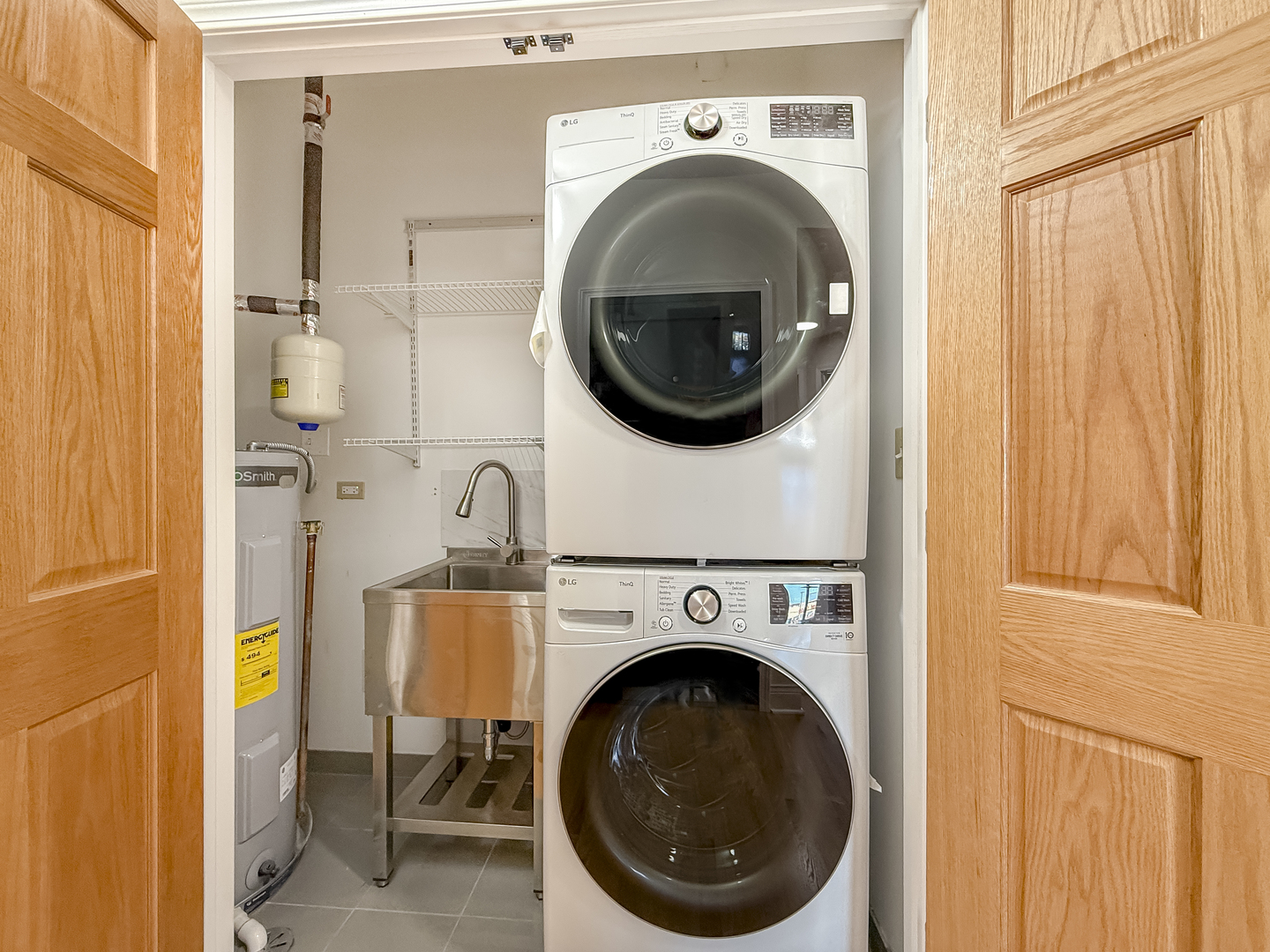 6411 West Irving Park Road, Unit 2 Chicago, IL 60634 - Photo 16 of 21 a utility room with dryer and washer