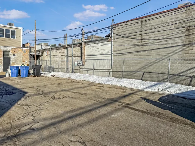 $2,650 | 6411 West Irving Park Road, Unit 2, Chicago, IL 60634