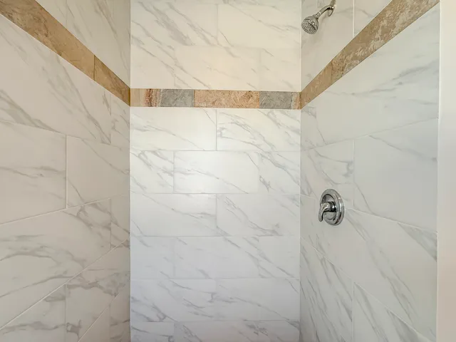 $2,650 | 6411 West Irving Park Road, Unit 2, Chicago, IL 60634