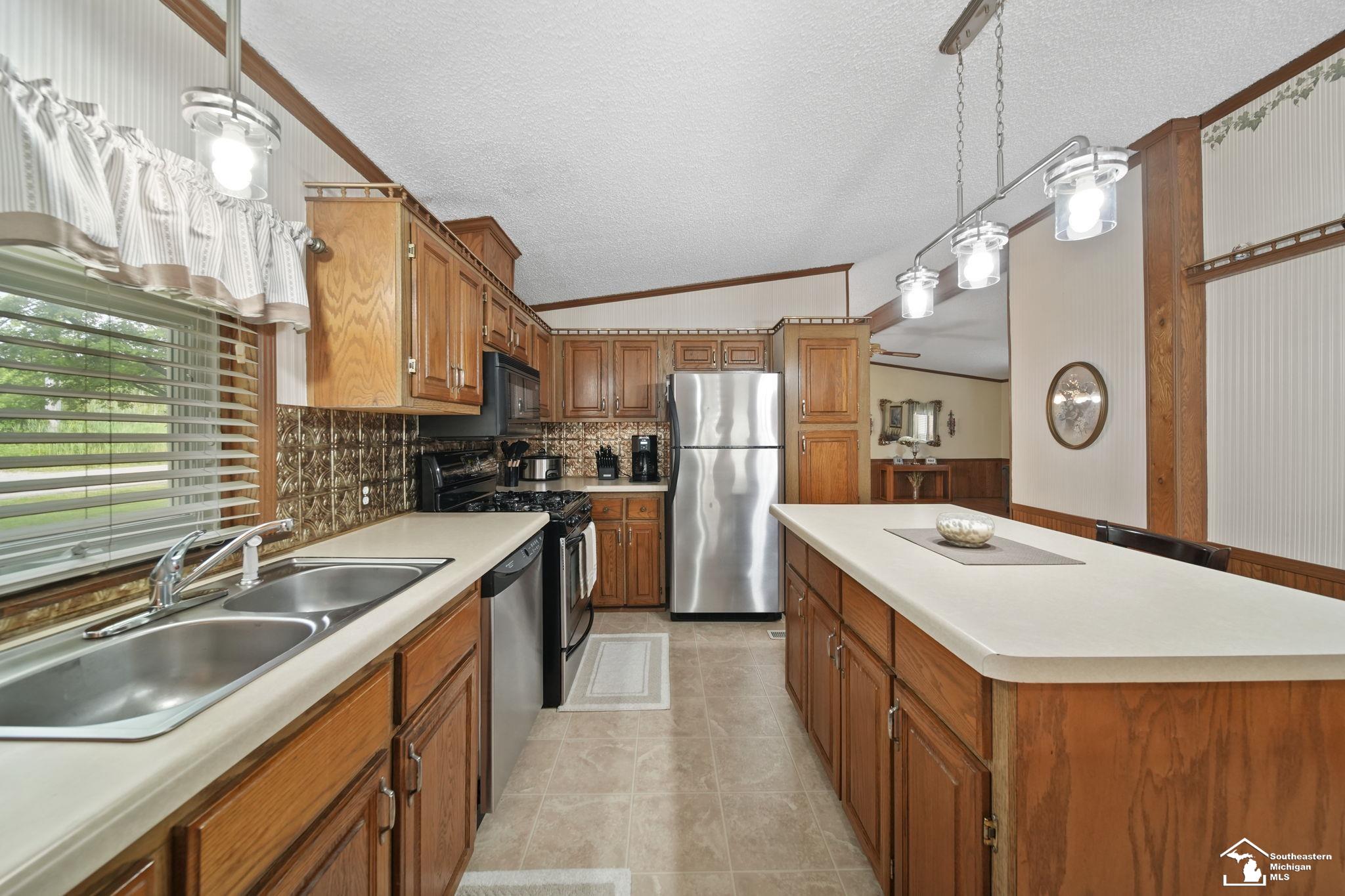 1256 Sandy Creek Road Monroe, MI 48162 - Photo 19 of 61 50178694-53fc1efe-a134-4c9f-97da-df1253f2994d.JPG
