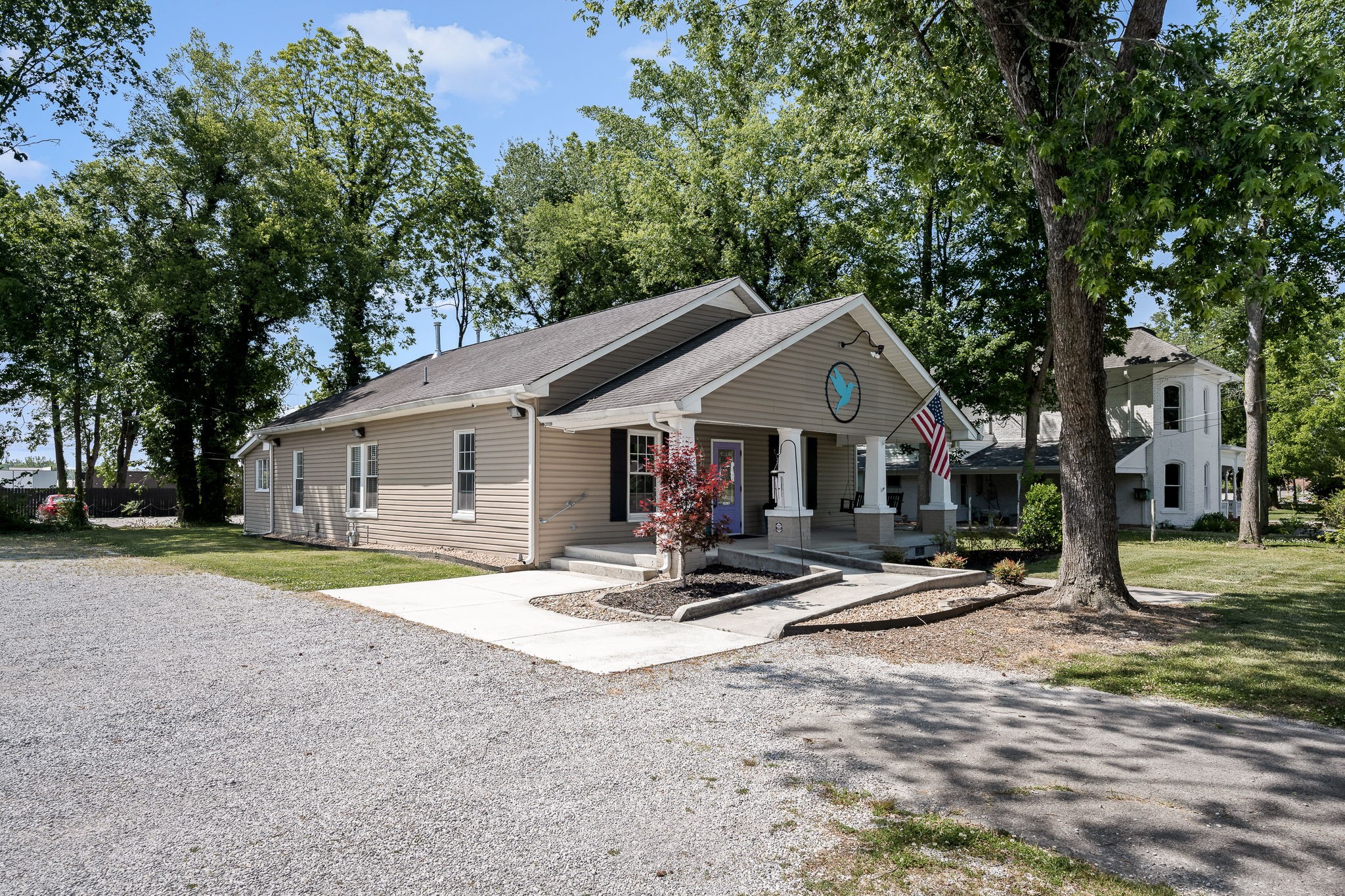 105 West Decherd Street Tullahoma, TN 37388 - Photo 2 of 56