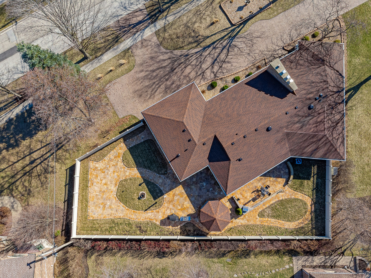 711 Greenview Road Itasca, IL 60143 - Photo 35 of 36 an aerial view of a house with a yard