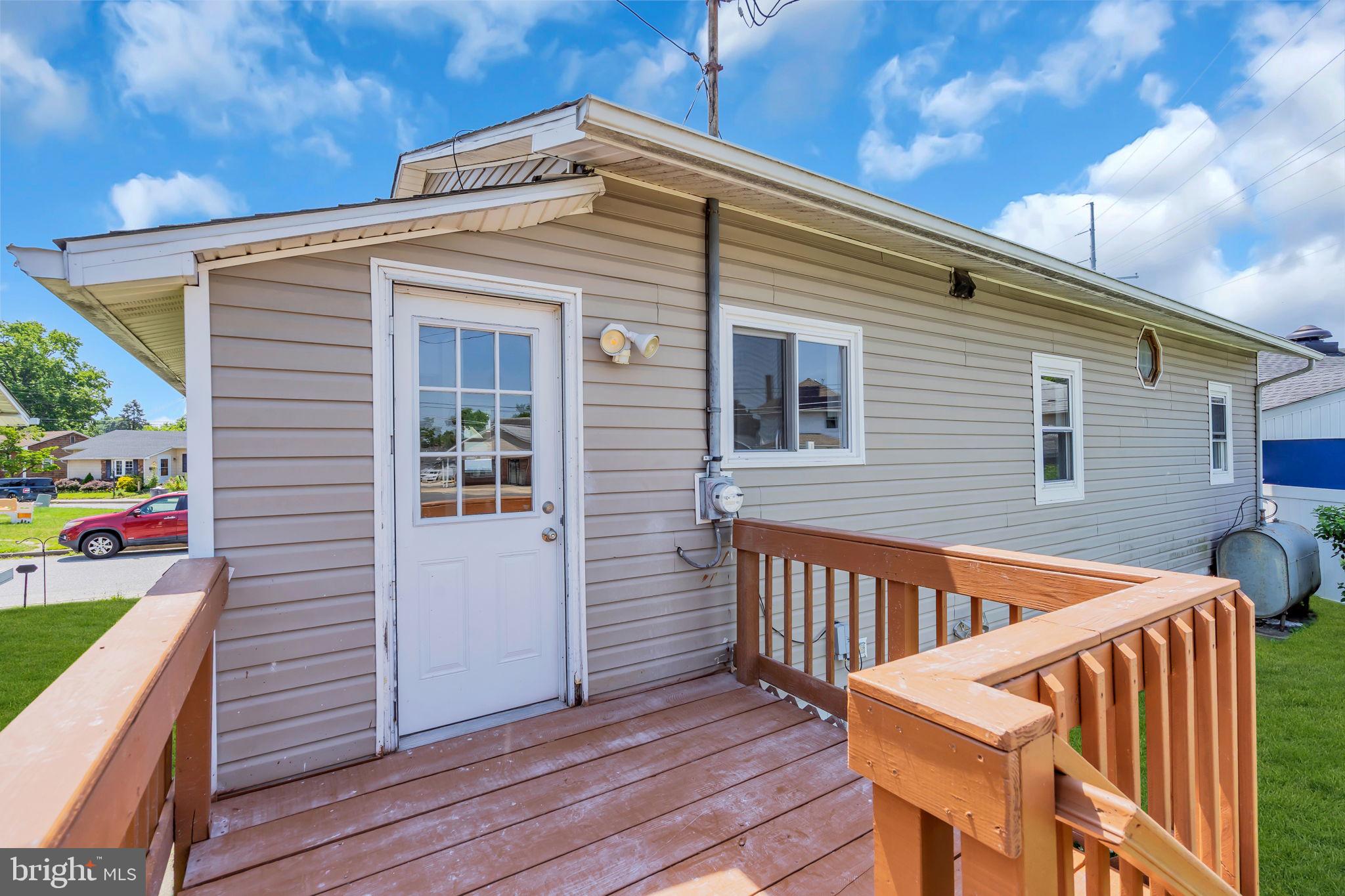 264 Birch Street Carneys Point, NJ 08069 - Photo 21 of 29 Charming home with inviting entryway.