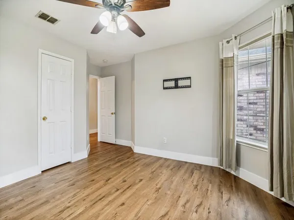 $1,900 | 252 Pine Crest Drive, Justin, TX 76247