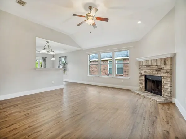 $1,900 | 252 Pine Crest Drive, Justin, TX 76247