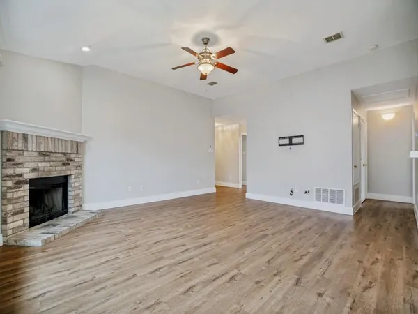 $1,900 | 252 Pine Crest Drive, Justin, TX 76247