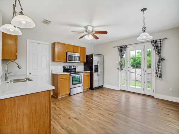 $1,900 | 252 Pine Crest Drive, Justin, TX 76247