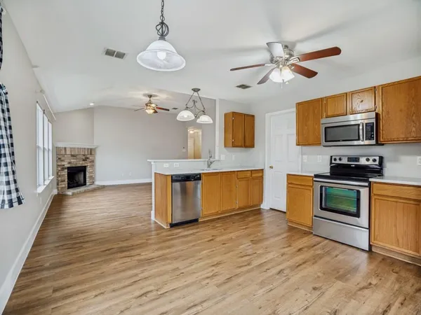 $1,900 | 252 Pine Crest Drive, Justin, TX 76247