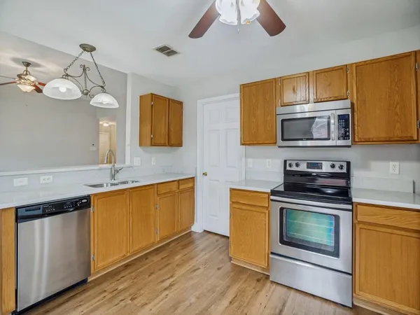 $1,900 | 252 Pine Crest Drive, Justin, TX 76247