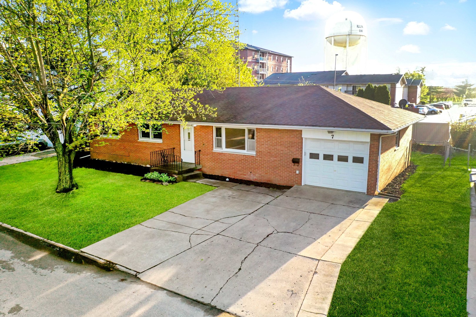 7 University Court Normal, IL 61761 - Photo 2 of 34 Gallery Image 2