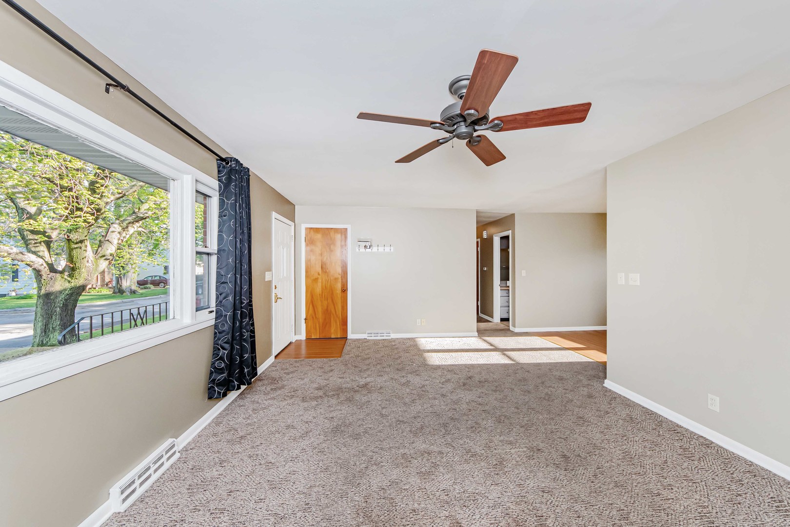 7 University Court Normal, IL 61761 - Photo 3 of 34 Gallery Image 3