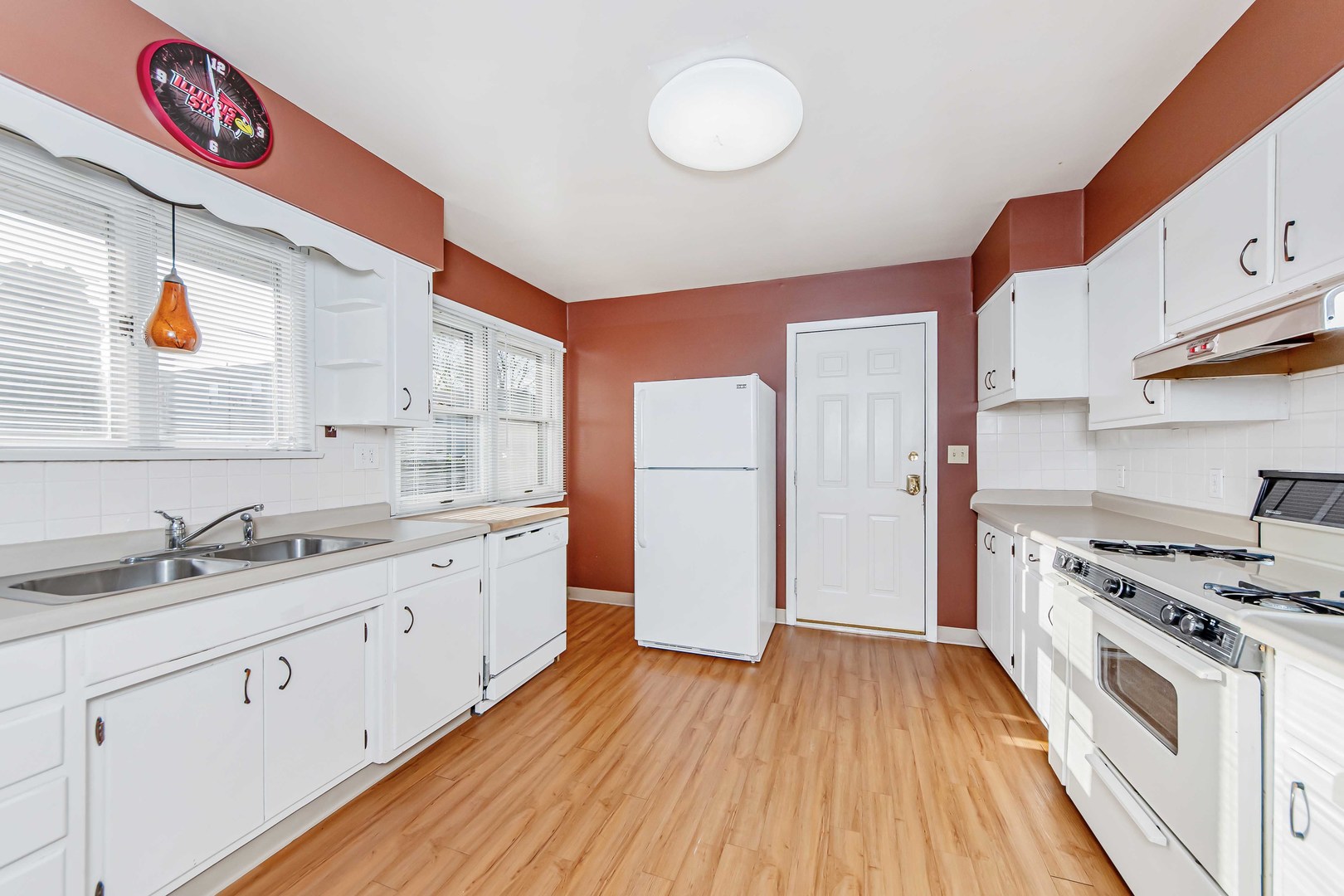 7 University Court Normal, IL 61761 - Photo 10 of 34 Gallery Image 10