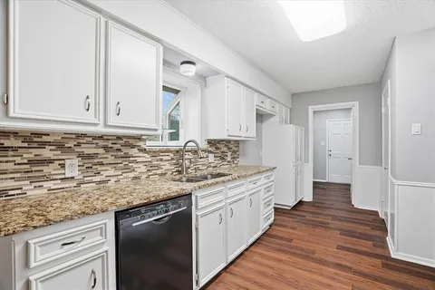 $329,900 | 6408 Welch Avenue, Fort Worth, TX 76133