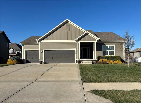 $410,000 | 1206 Johnston Drive, Raymore, MO 64083