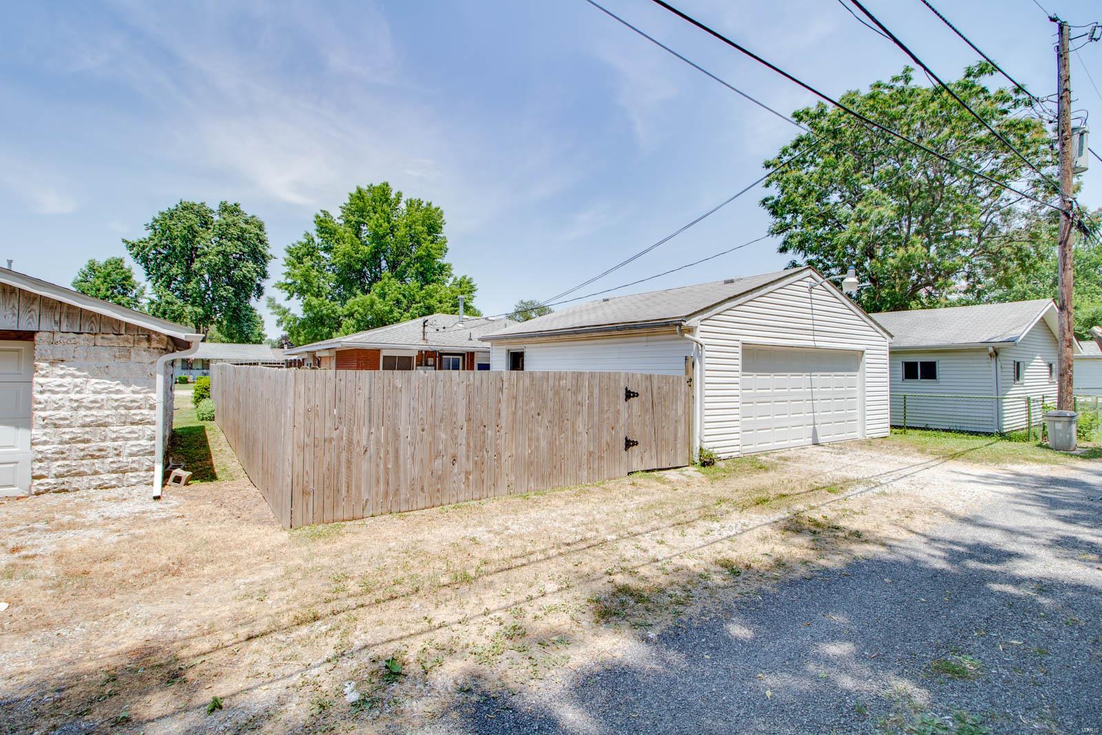 123 East 6th Street Roxana, IL 62084 - Photo 2 of 3