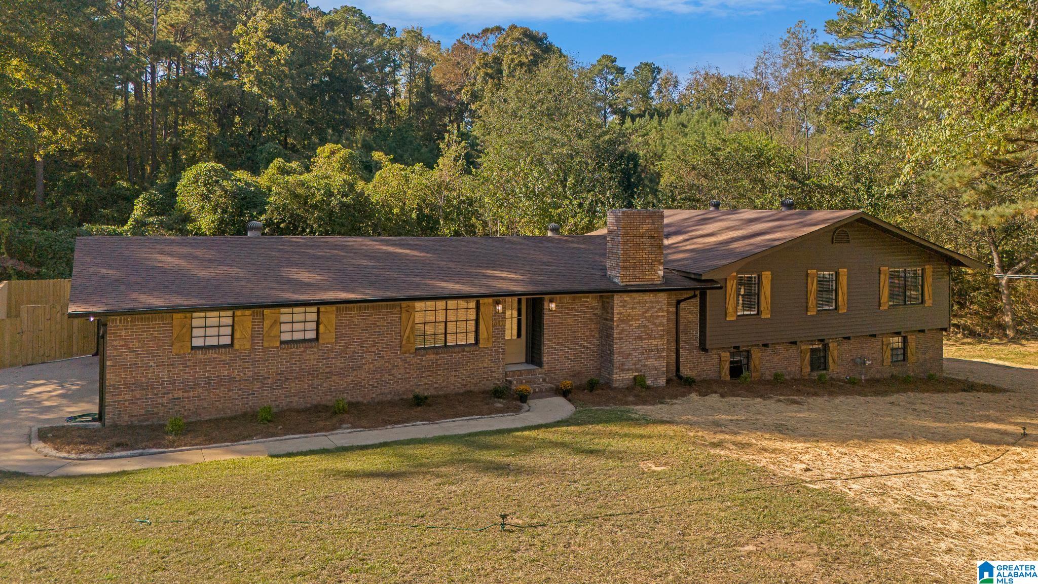637 Rice Drive Bessemer, AL 35023 - Photo 2 of 31