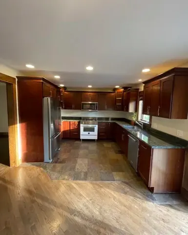 $4,750 | 754 Spring Road, Elmhurst, IL 60126