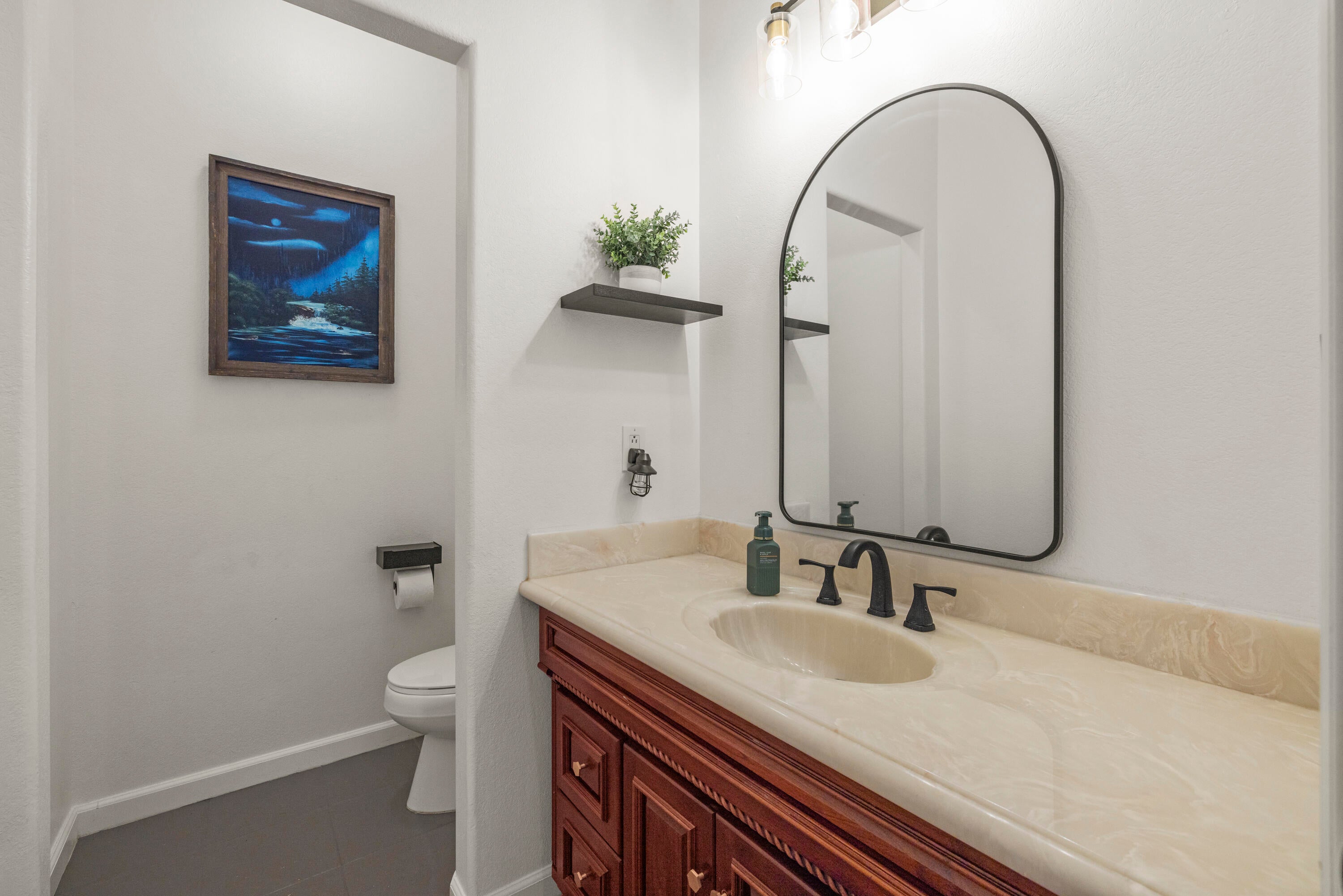 3808 Old Fort Road Klamath Falls, OR 97601 - Photo 19 of 120 1/2 bath on main level