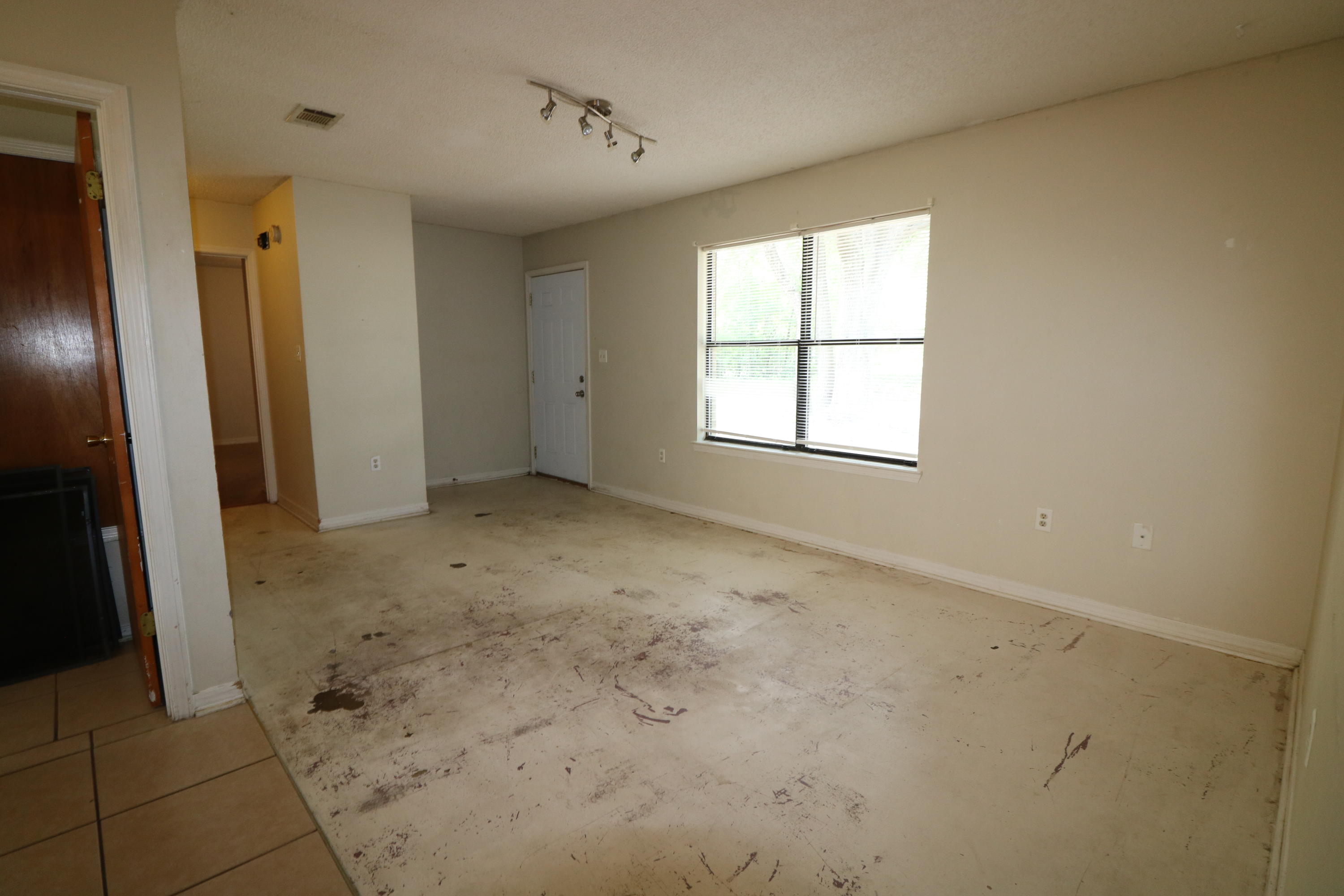 423 John King Road Crestview, FL 32539 - Photo 8 of 11 a view of a room with window