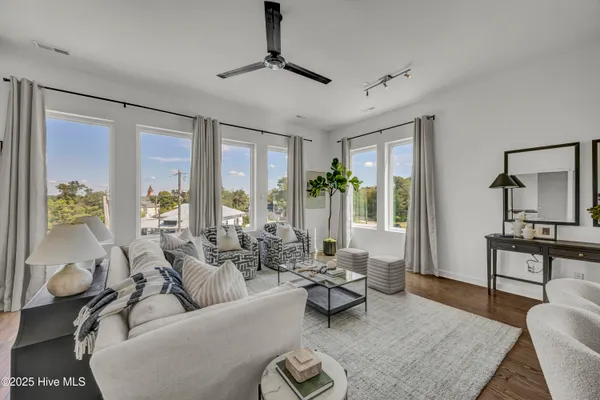 $485,000 | 314 Davis Street, Unit 301, Wilmington, NC 28401