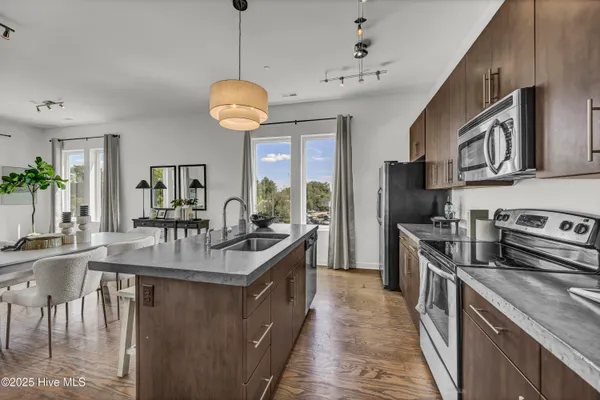 $485,000 | 314 Davis Street, Unit 301, Wilmington, NC 28401