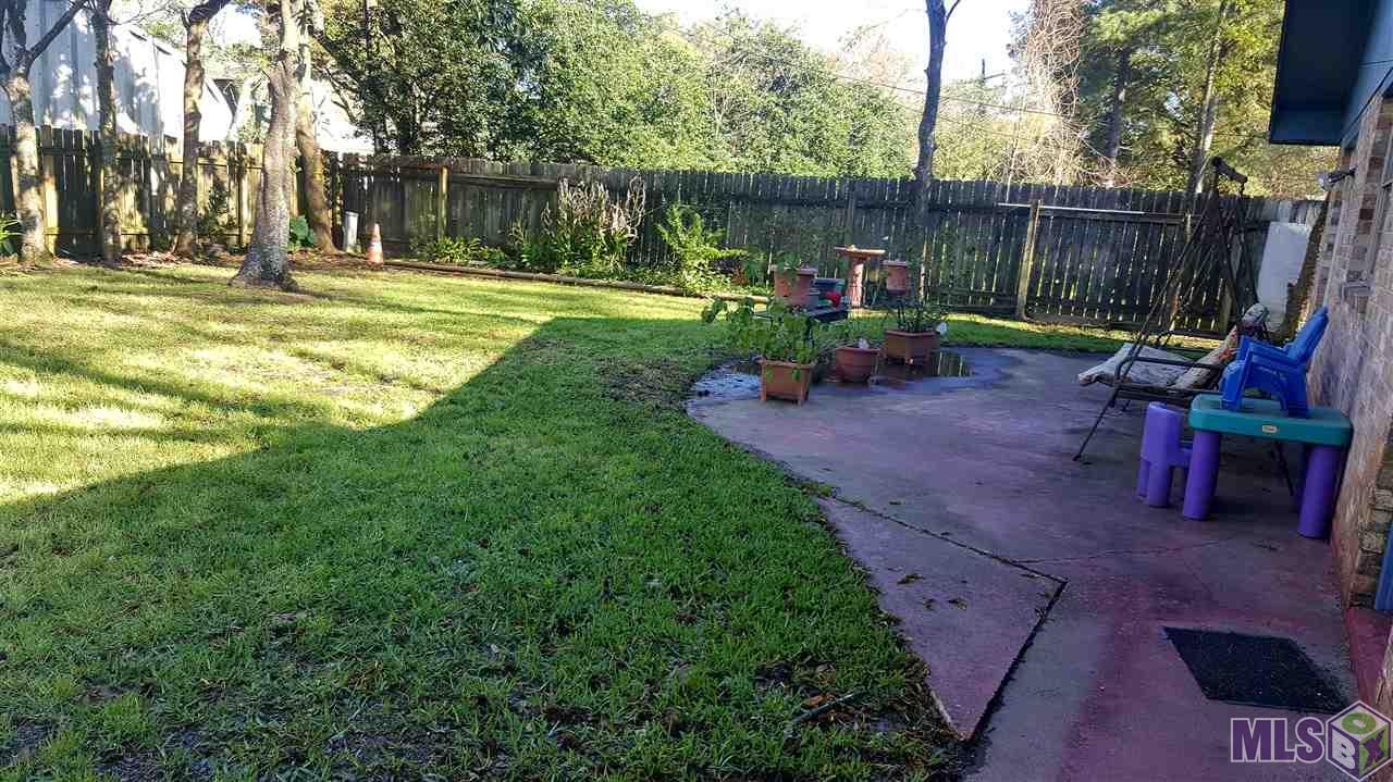 1785 Potwin Drive Baton Rouge, LA 70810 - Photo 12 of 14 Large Backyard