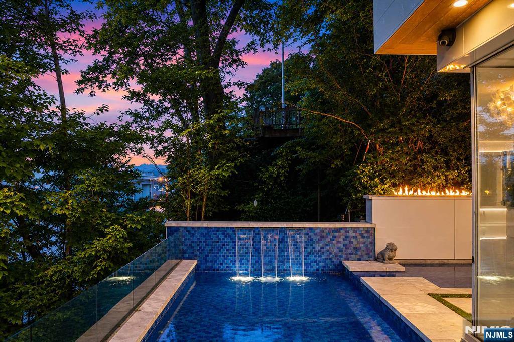 31 A Casta Lane Edgewater, NJ 07020 - Photo 43 of 50