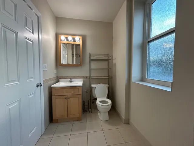 $2,175 | 1530 West Edgewater Avenue, Unit 2R, Chicago, IL 60660