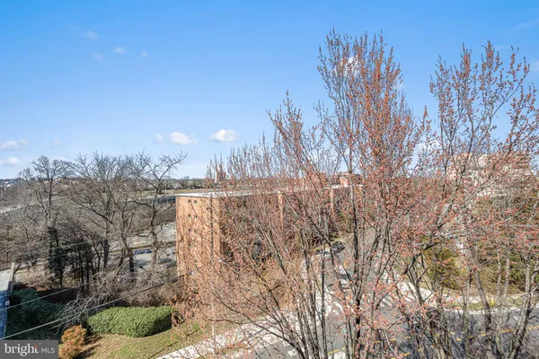 $585,000 | 1515 South Arlington Ridge Road, Unit 703, Arlington, VA 22202