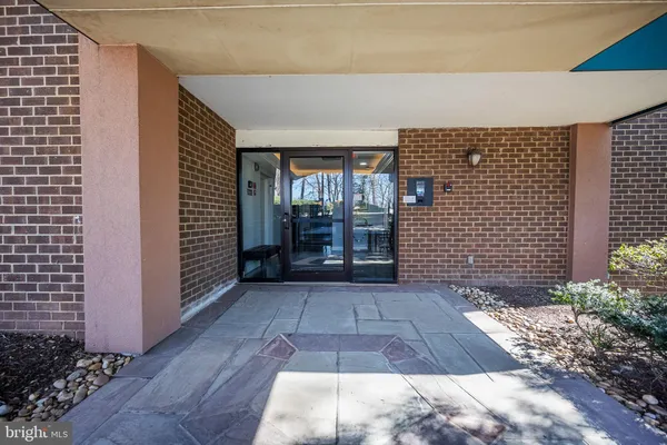 $585,000 | 1515 South Arlington Ridge Road, Unit 703, Arlington, VA 22202