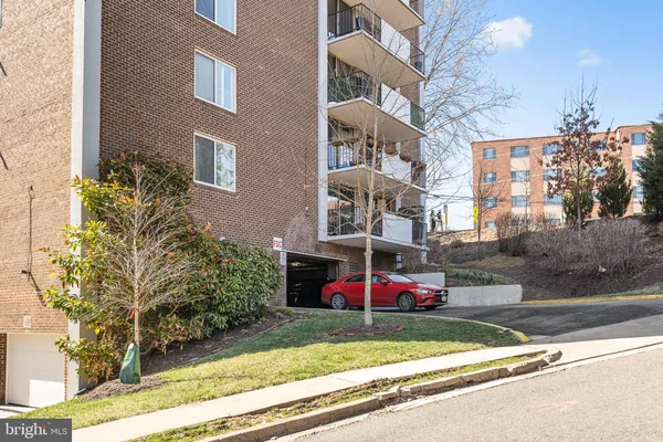 $585,000 | 1515 South Arlington Ridge Road, Unit 703, Arlington, VA 22202