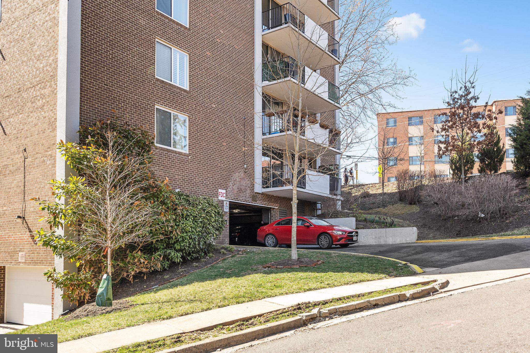 1515 South Arlington Ridge Road, Unit 703 Arlington, VA 22202 - Photo 43 of 44 a view of street with tall buildings
