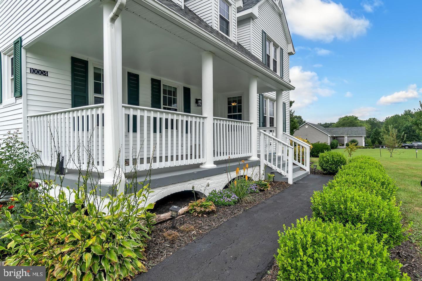 10004 Plank Road Spotsylvania, VA 22553 - Photo 2 of 50 Front porch to unwind and enjoy scenery