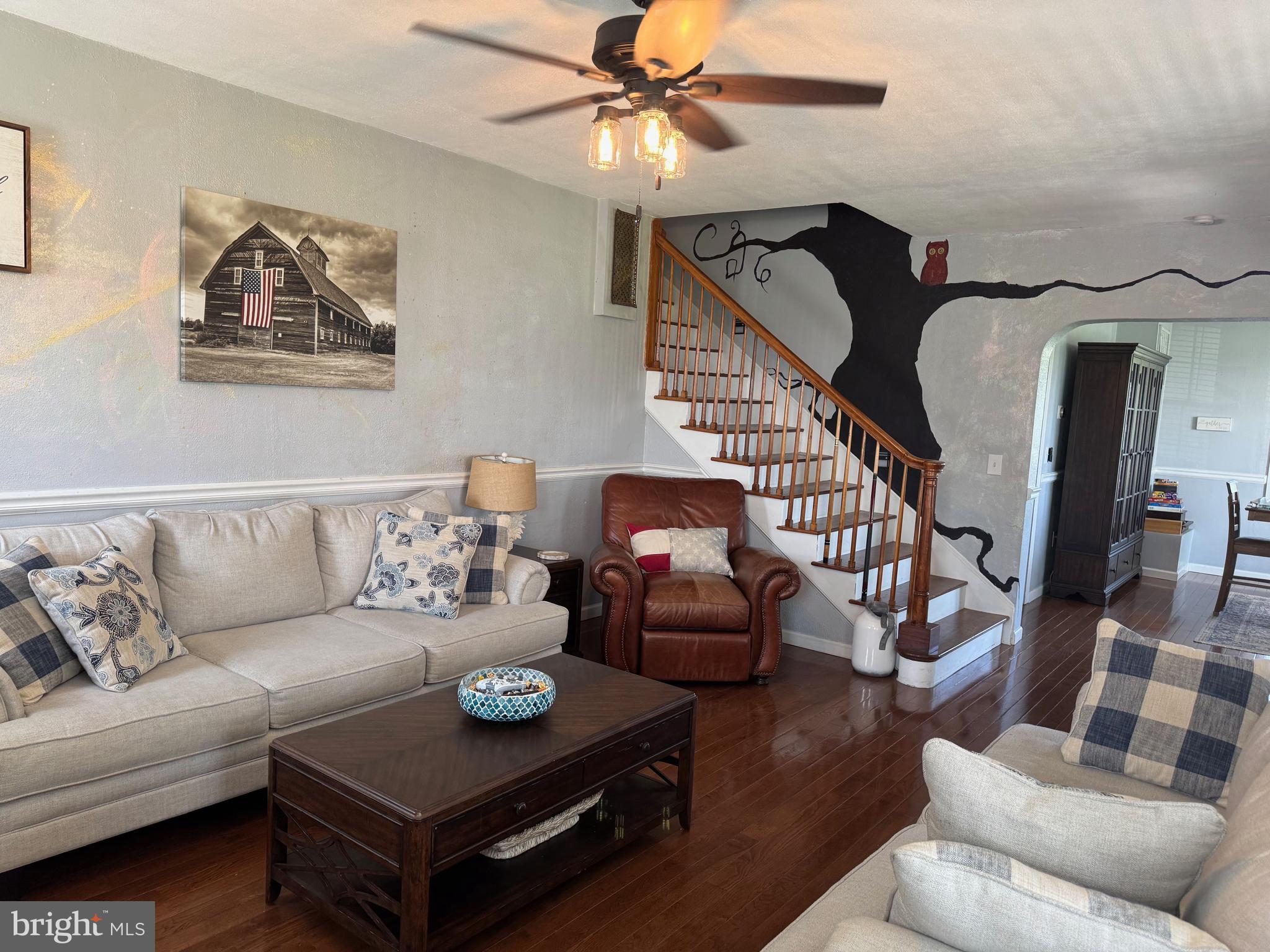 10004 Plank Road Spotsylvania, VA 22553 - Photo 24 of 50 Current living room