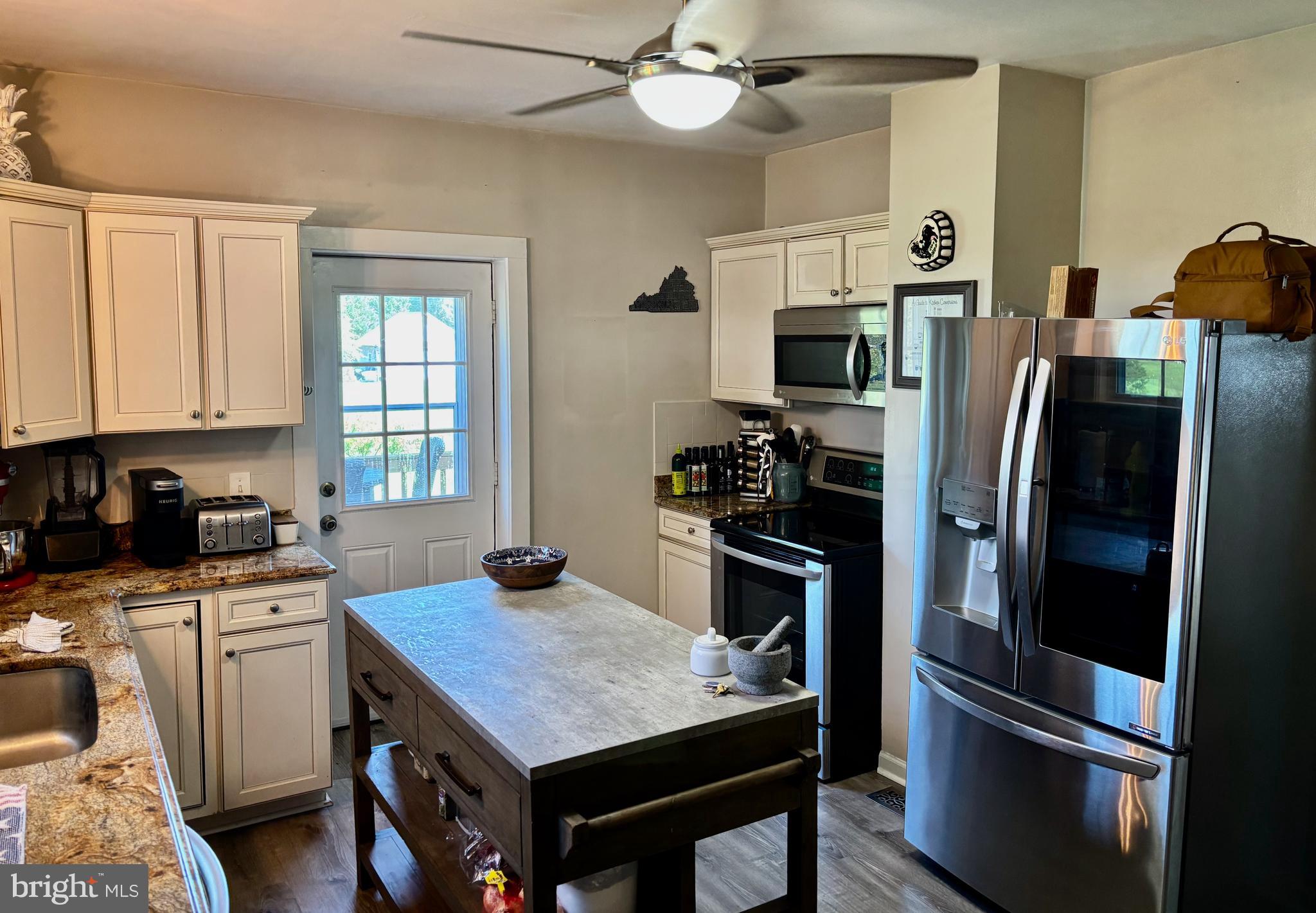 10004 Plank Road Spotsylvania, VA 22553 - Photo 28 of 50 Current kitchen