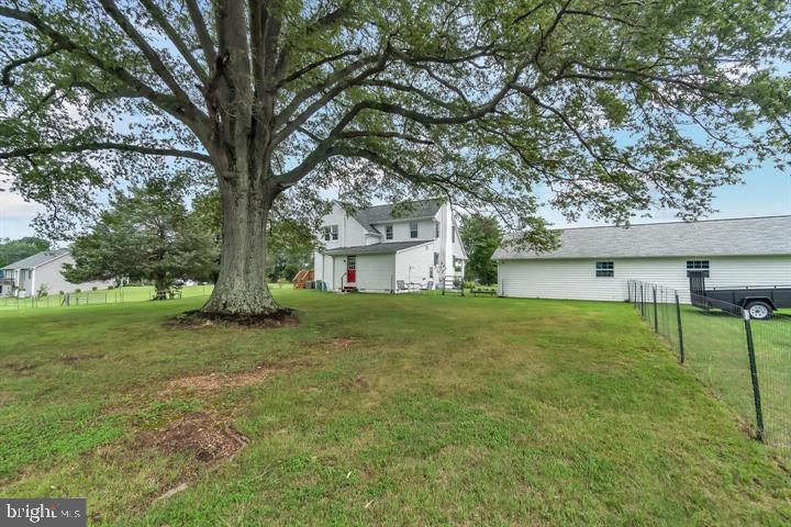 10004 Plank Road Spotsylvania, VA 22553 - Photo 4 of 50 Fenced backyard