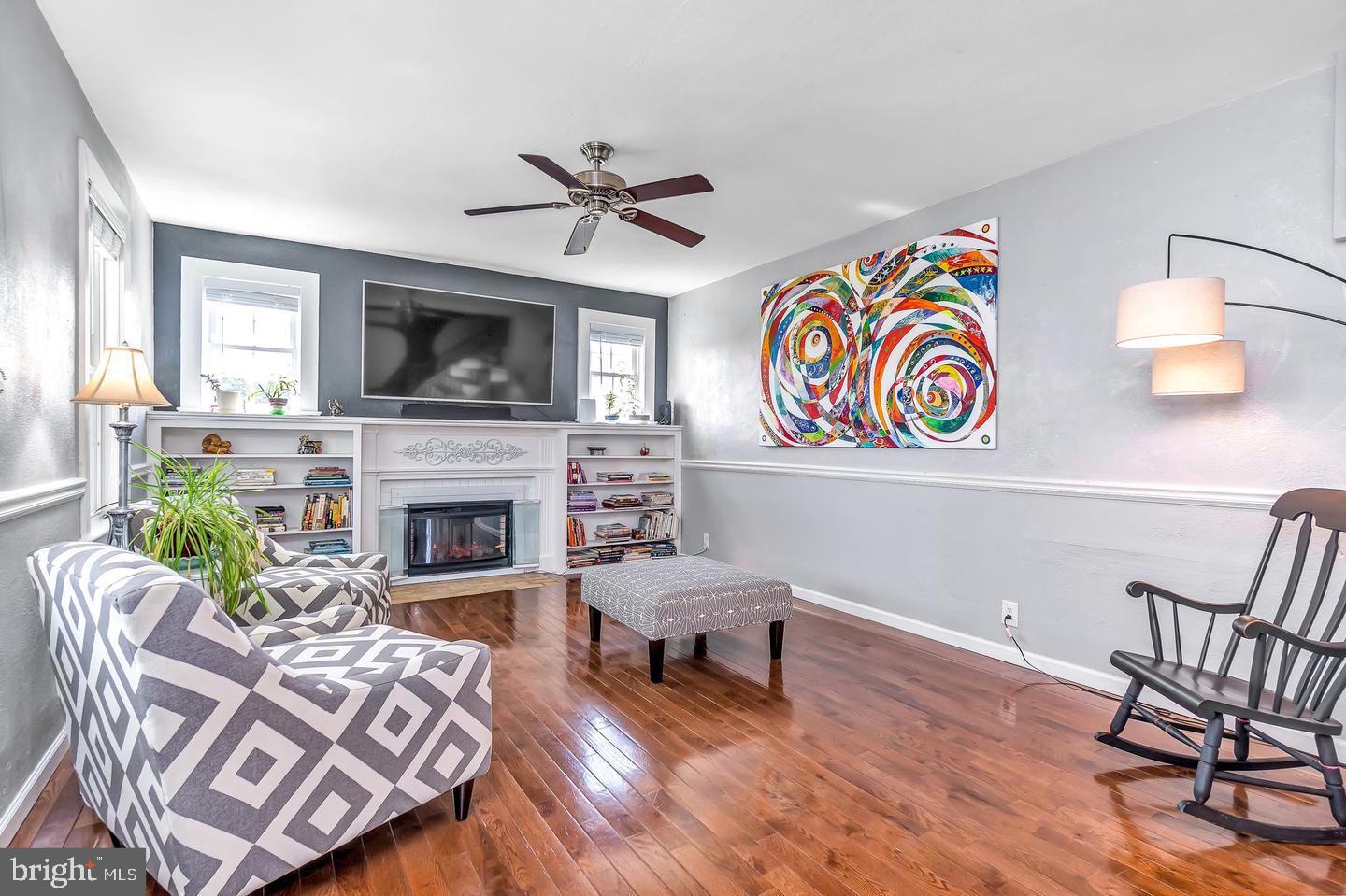 10004 Plank Road Spotsylvania, VA 22553 - Photo 6 of 50 Living room with electric fireplace
